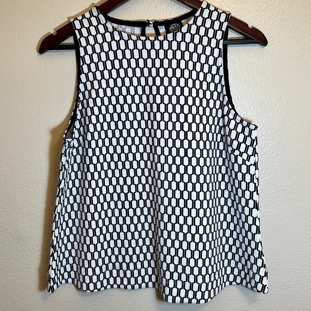 Bobeau Black and White Sleeveless Shirt